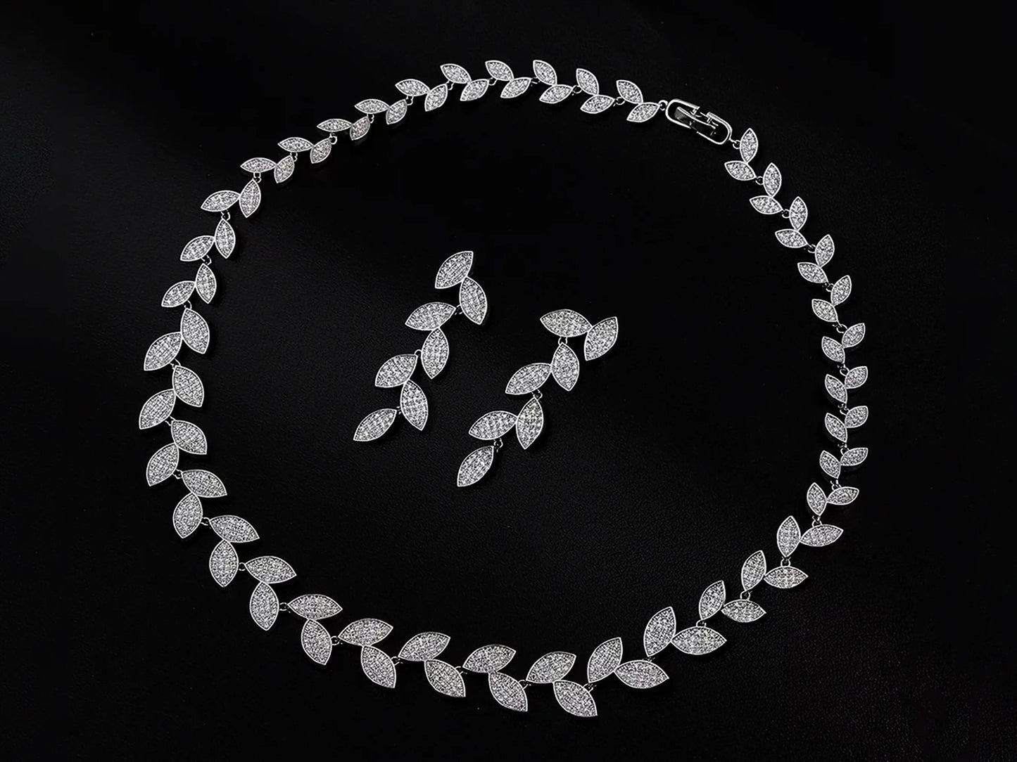 Bridal Necklace and Earring Set, Dainty Jewelry Set - Silver Kebble Jewelry