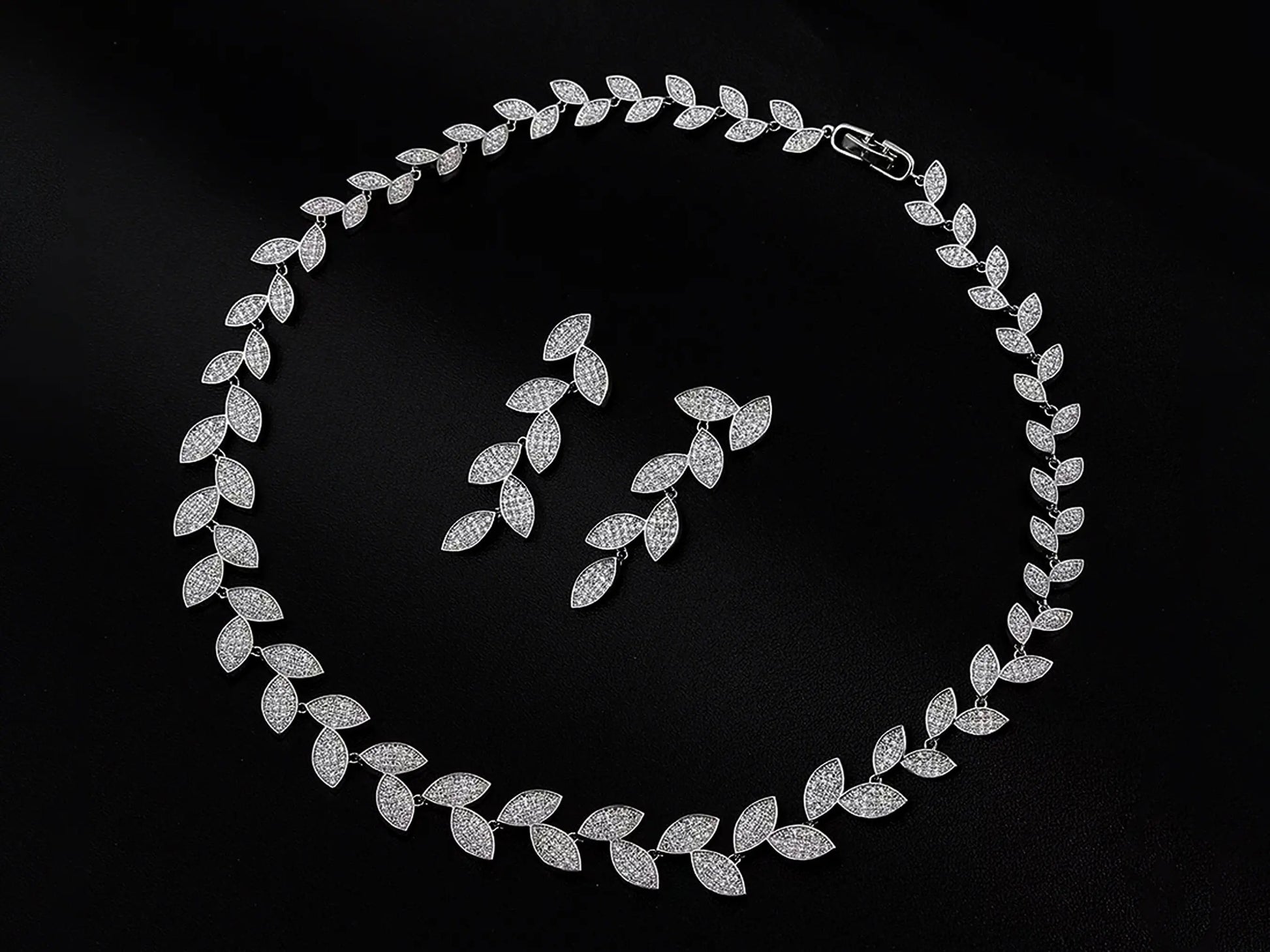 Bridal Necklace and Earring Set, Dainty Jewelry Set - Silver Kebble Jewelry