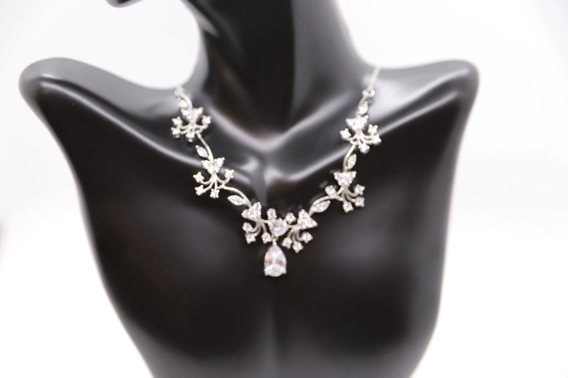 Crystal Necklace, Bridal Jewelry Set, Teardrop Necklace - Silver Kebble Jewelry