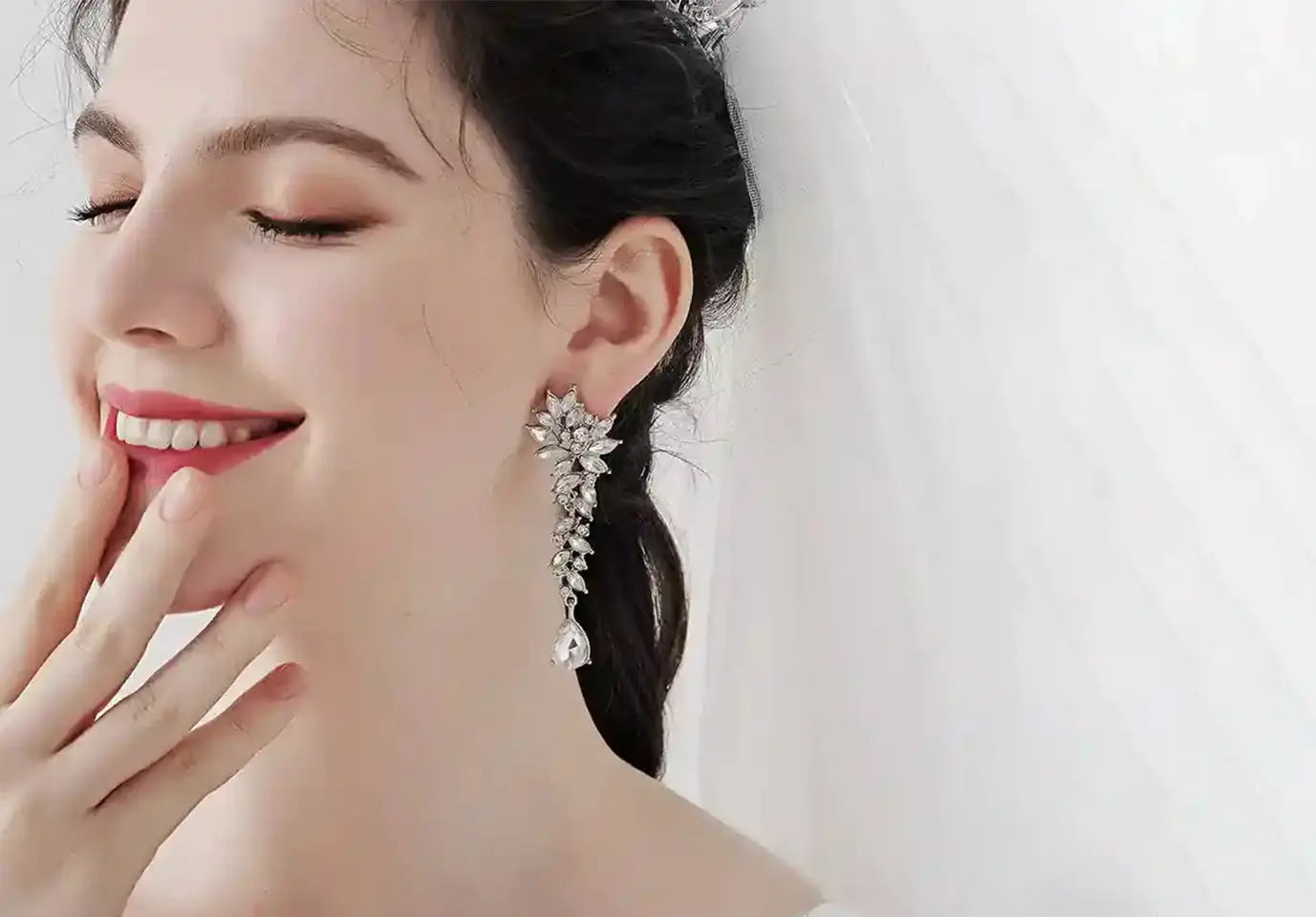Earrings for Bride on Wedding Day Crystal Bridal Earrings Kebble Jewelry