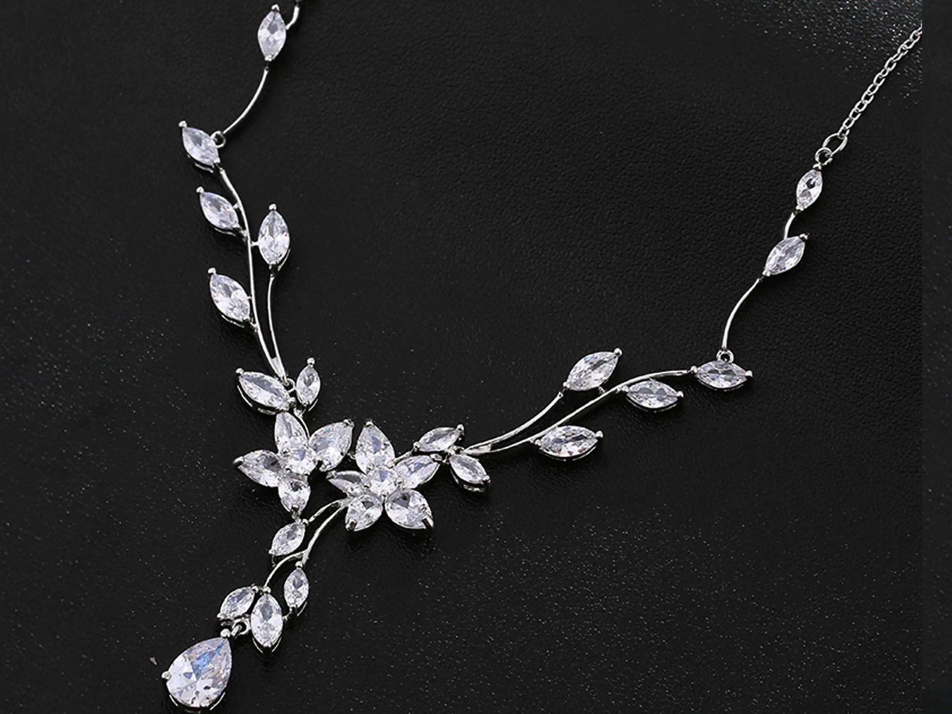 Elegant Crystal Jewelry, Bridal Jewelry Set, Tear Drop Pendant - Silver Kebble Jewelry