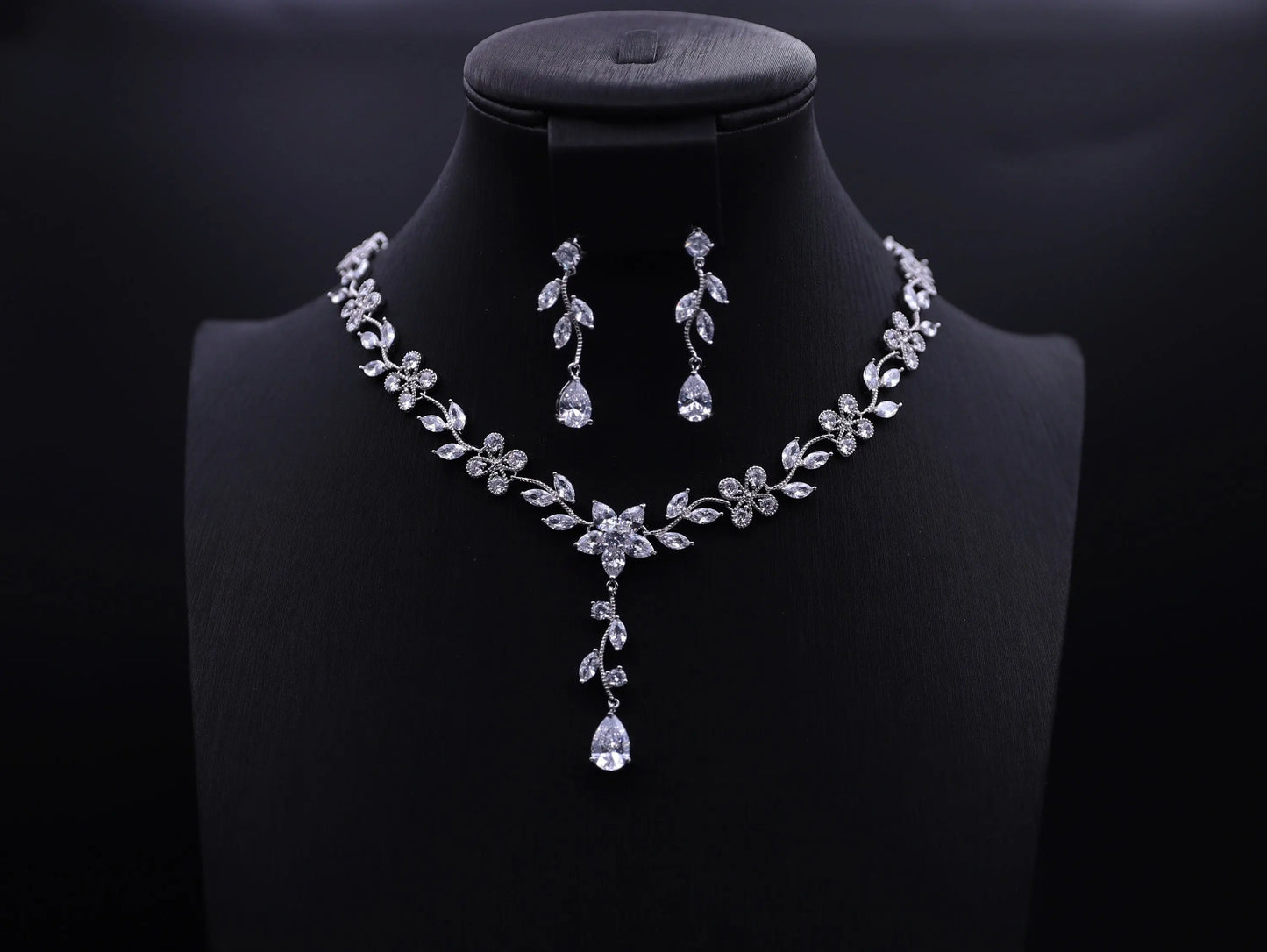 Four Leaf Clover Pendant Necklace Kebble Jewelry