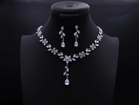 Four Leaf Clover Pendant Necklace Kebble Jewelry