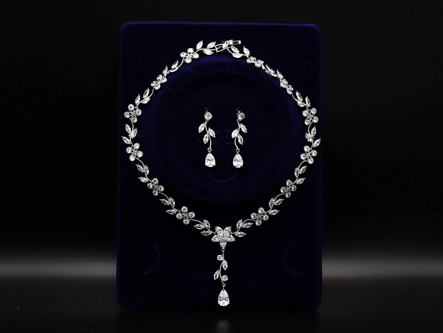 Four Leaf Clover Pendant Necklace Kebble Jewelry