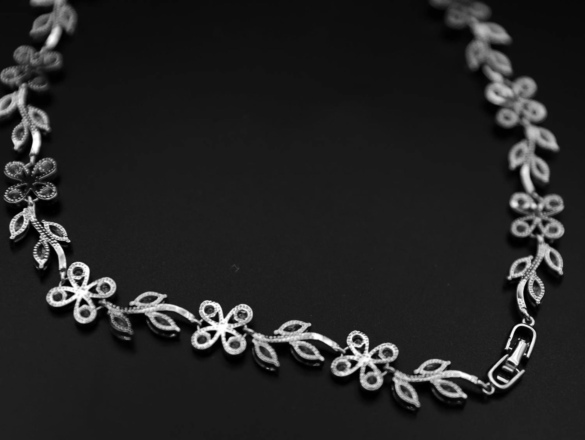 Four Leaf Clover Pendant Necklace Kebble Jewelry