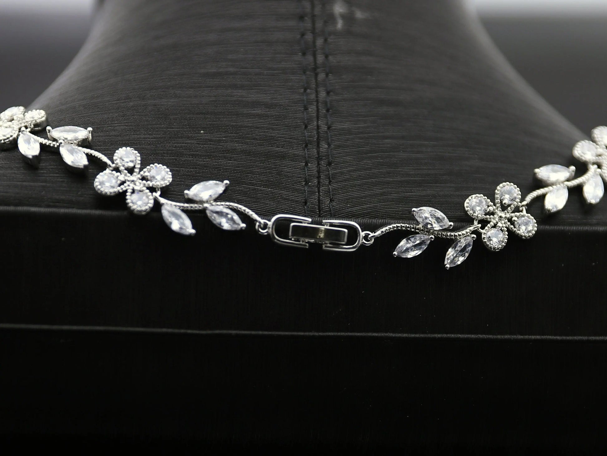 Four Leaf Clover Pendant Necklace Kebble Jewelry