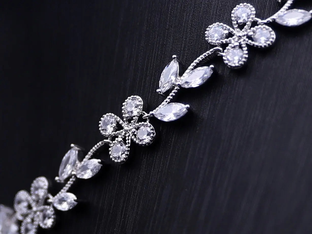 Four Leaf Clover Pendant Necklace Kebble Jewelry