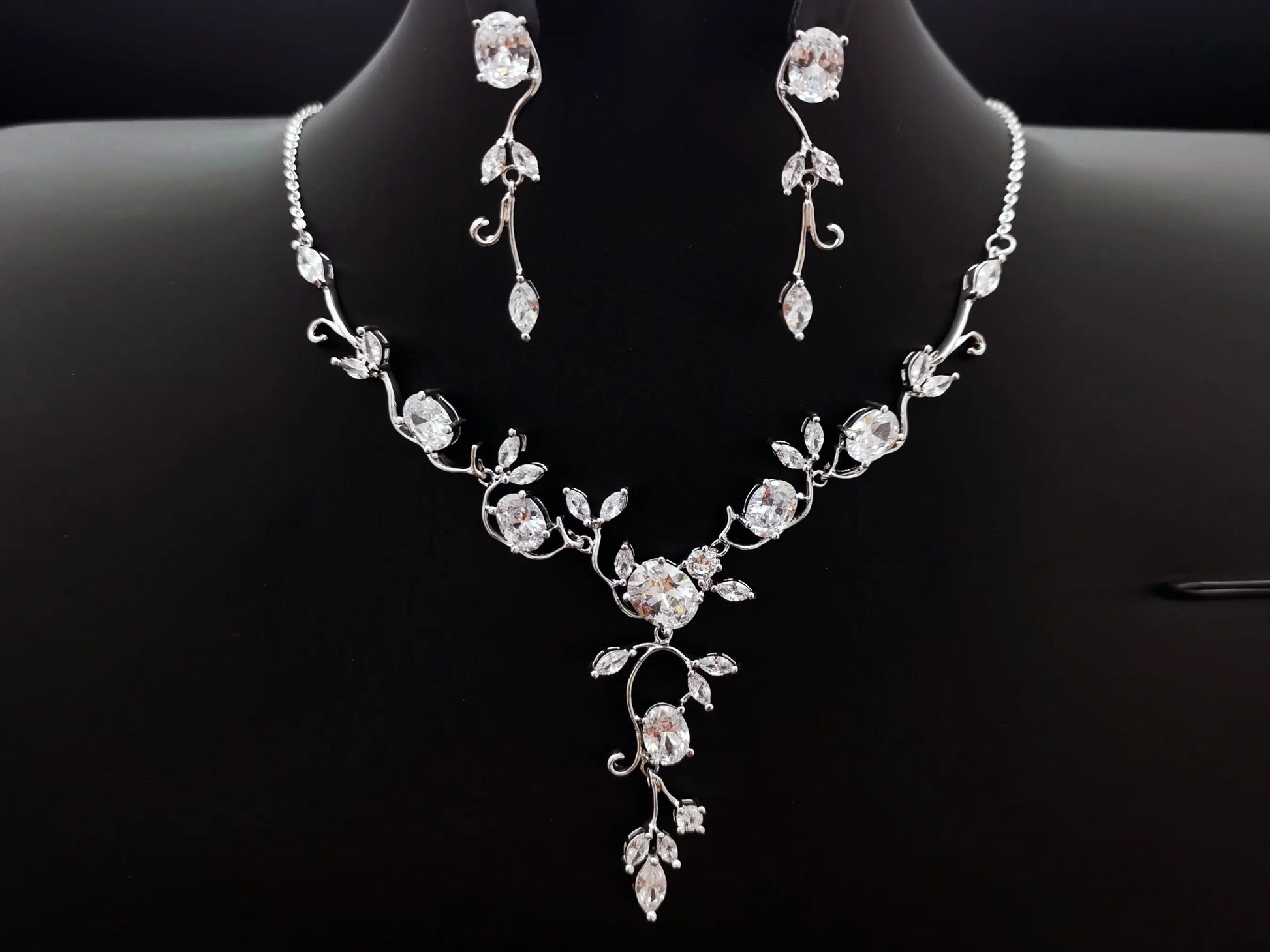 Simple Floral Vine Jewelry Set, Platinum Plated Cubic Zirconia Kebble Jewelry