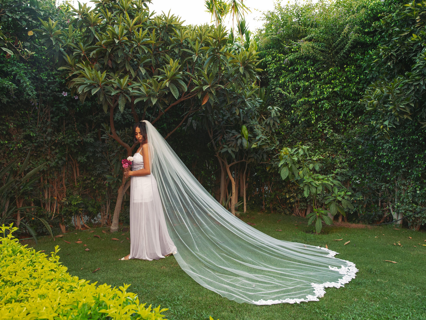 Vintage Style Floral Wedding Veil with Lace | High-Quality Tulle | Detachable Blusher | Various Lengths & Colors