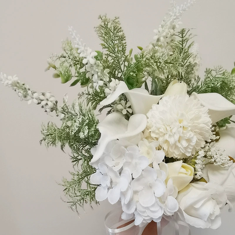 Timeless Bridal Bouquet with Calla Lilies and Roses