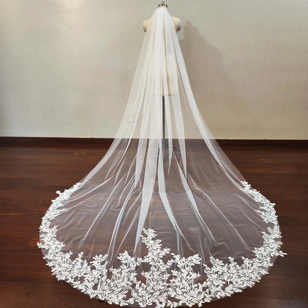 Vintage Lace Wedding Veil with Comb - 1 Layer, 9.8 Feet