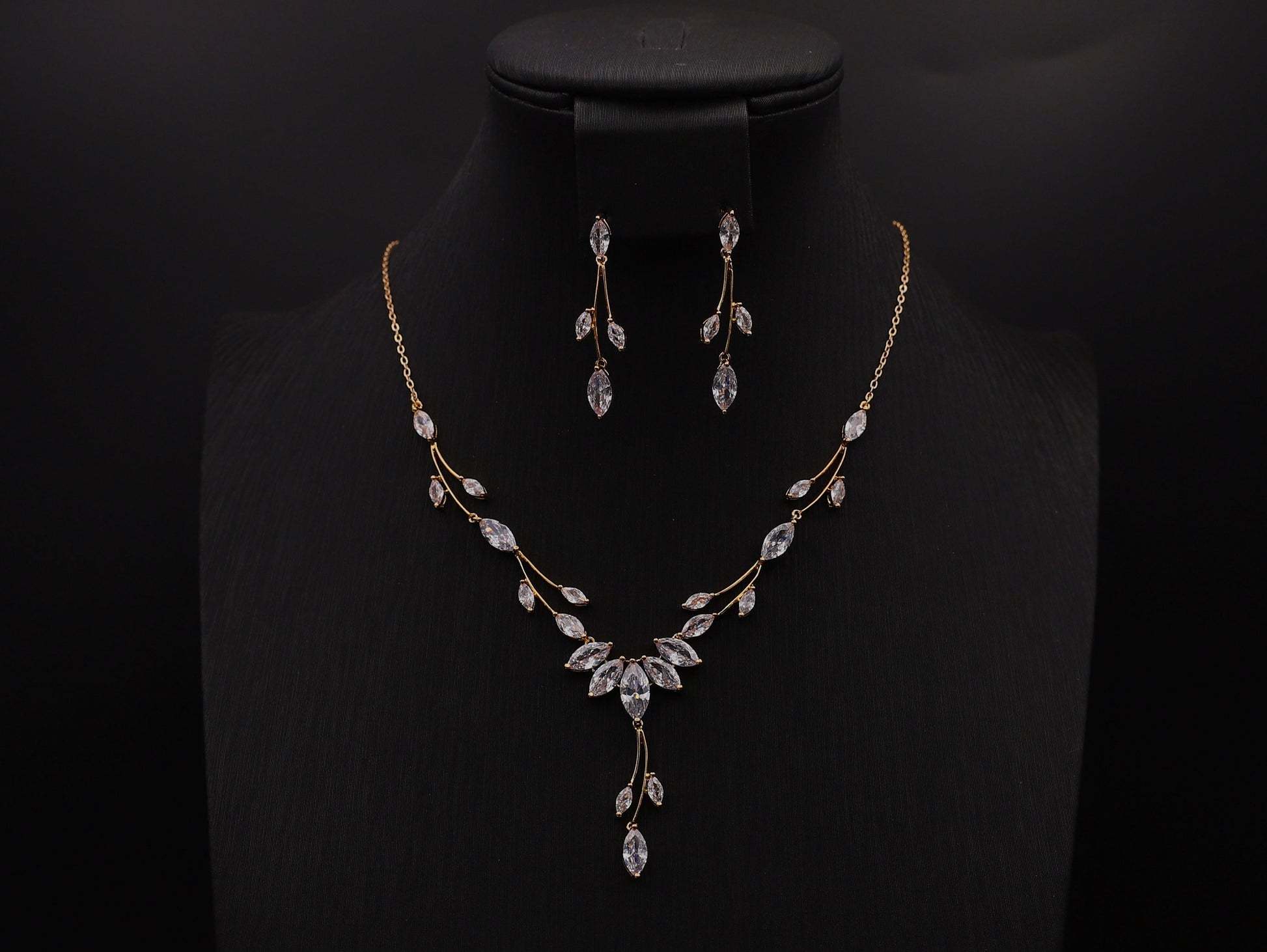 Platinum-Plated Bridal Jewelry Set - Dainty Leaf Necklace and Earrings for Weddings and Proms