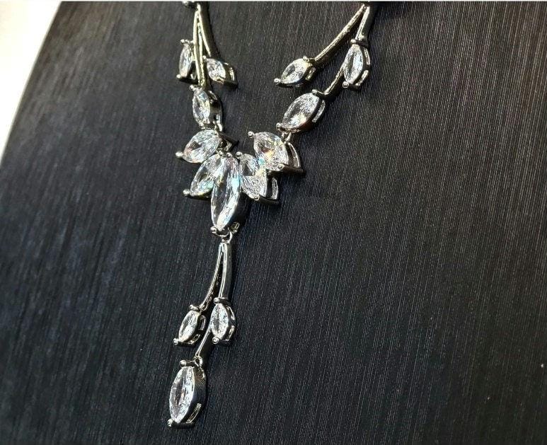 Platinum-Plated Bridal Jewelry Set - Dainty Leaf Necklace and Earrings for Weddings and Proms