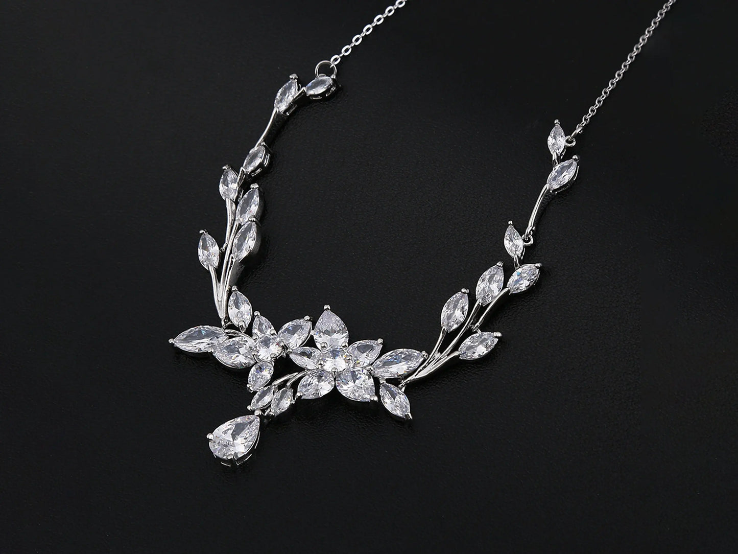 Elegant Crystal Jewelry, Bridal Jewelry Set, Tear Drop Pendant - Silver Kebble Jewelry