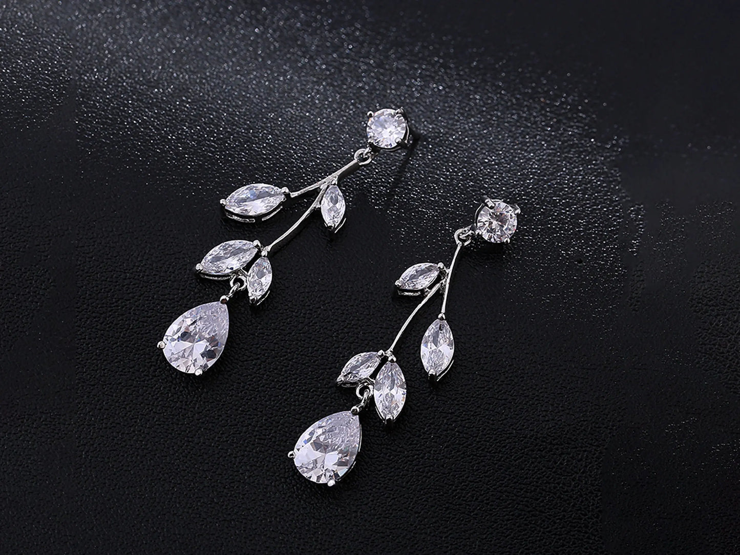 Elegant Crystal Jewelry, Bridal Jewelry Set, Tear Drop Pendant - Silver Kebble Jewelry